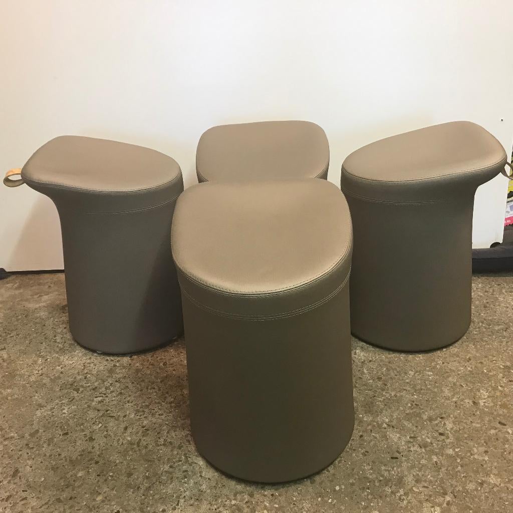 4 IZGS Artifort Lilla Lila poef kruk stoel bruin, Huis en Inrichting, Minder dan 50 cm, Rond, Minder dan 50 cm, Ophalen of Verzenden