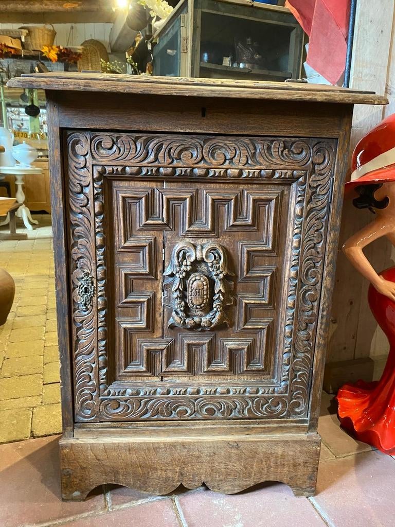 Landelijk Frans eiken kastje eendeurskastje met klep, Ophalen