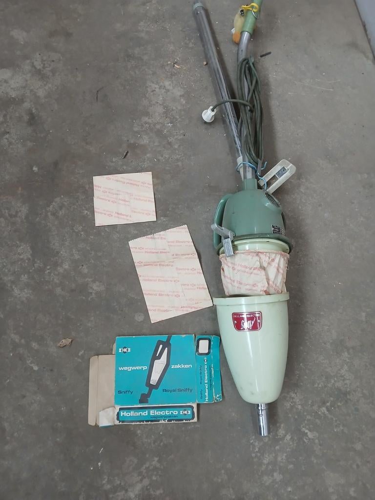 Antieke Sniffy Stofzuiger - Werkend met Originele Zakken, Ophalen of Verzenden, Gebruikt, Stofzak, Stofzuiger