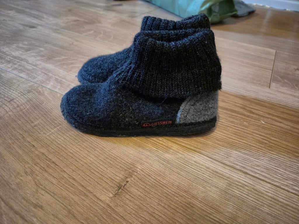 Giesswein sloffen maat 27, Ophalen of Verzenden, Gebruikt, Jongen of Meisje, Overige typen