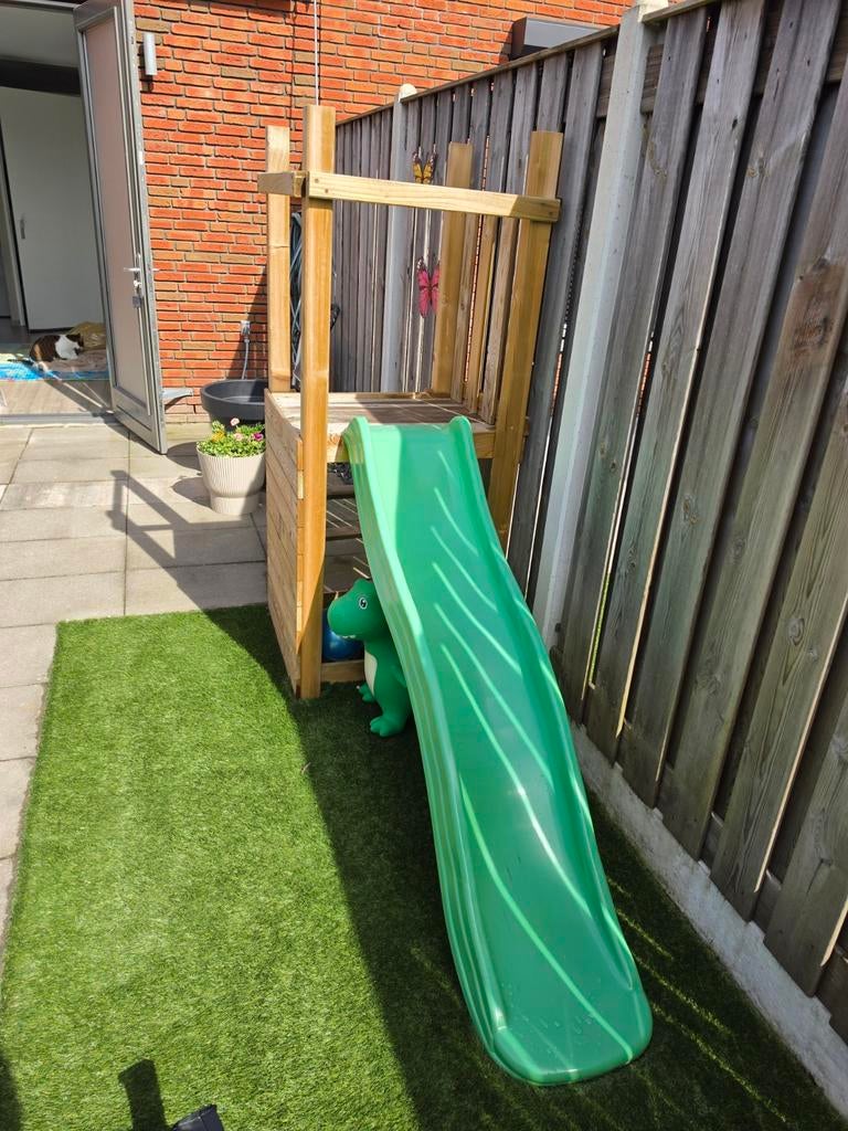 Houten speelhuisje met glijbaan, Kinderen en Baby's, Speelgoed | Buiten | Speeltoestellen, Ophalen