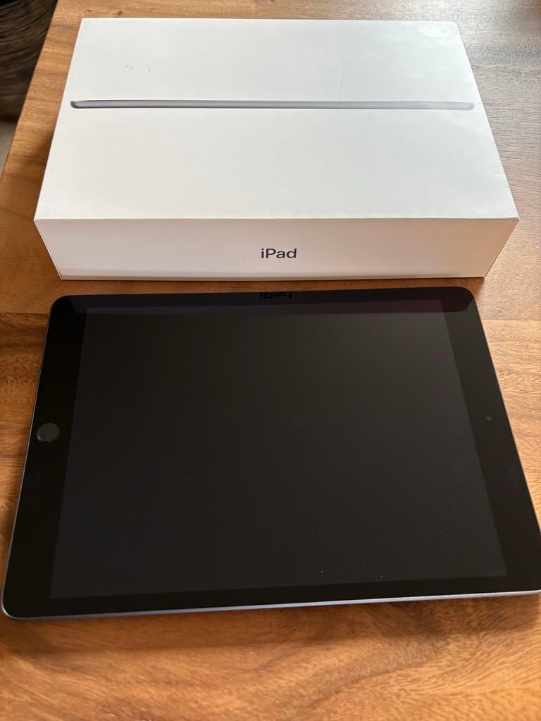 Apple iPad 9e generatie 64GB Space Grey, Computers en Software, Apple iPads, Apple iPad, Zo goed als nieuw, Wi-Fi, Ophalen