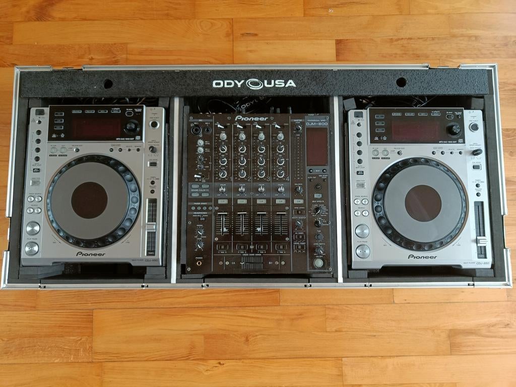 Pioneer DJ-set: 2x CDJ 850, DJM 800 + OdyUSA flightcase, Muziek en Instrumenten, Ophalen, Gebruikt, Dj-set, Pioneer