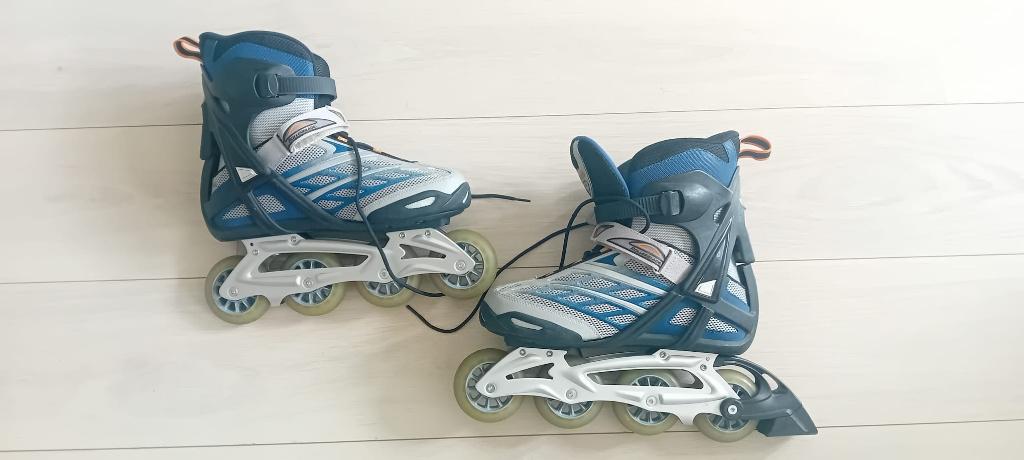 Skeelers met beschermers maat 42.5 en M Rollerblade, Sport en Fitness, Skeelers, Overige merken, Verstelbaar, Nieuw, Ophalen of Verzenden