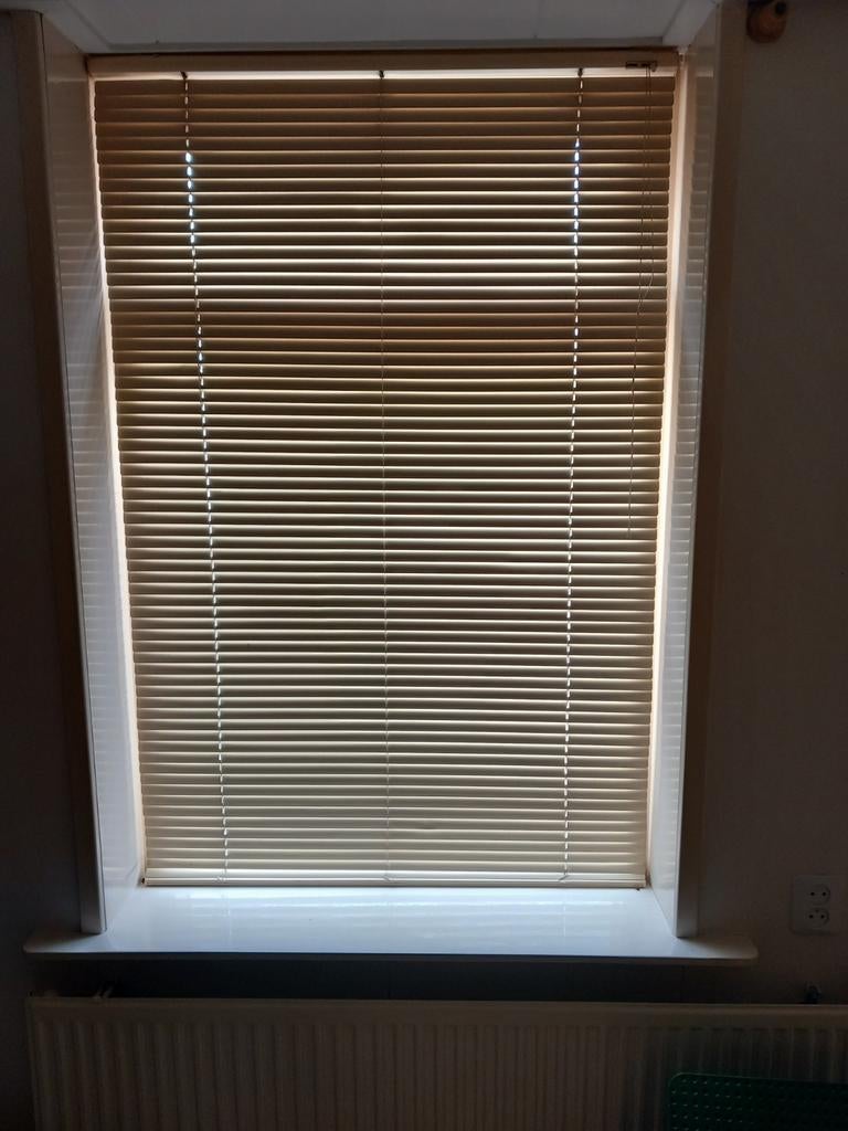 Luxaflex lichtgeel 2 stuks  breedte 93cm en hoogte 1.43 cm, Ophalen of Verzenden