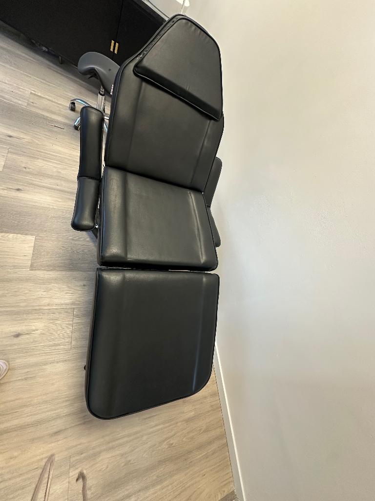 behandelstoel zwart, Sport en Fitness, Ophalen, Zo goed als nieuw, Massagetafel