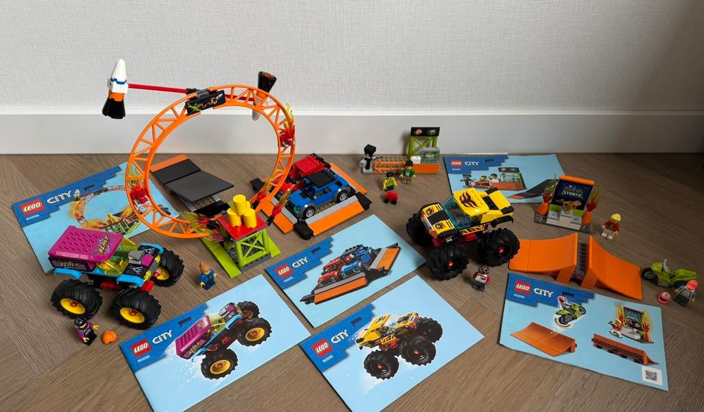 ALS NIEUW Lego City 60295 Stunt Show Arena, Ophalen of Verzenden, Zo goed als nieuw, Complete set, Lego