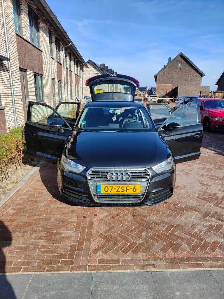 Audi A1 1.2 Tfsi 63KW SB 2013 Zwart NAP NL auto, Voorwielaandrijving, Stof, Zwart, 4 cilinders
