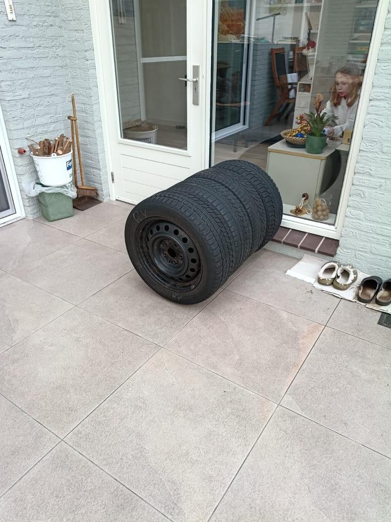 Toyota Corolla Verso winterbanden met velgen 205/55 R16, 16 inch, 205 mm, Winterbanden, Ophalen of Verzenden