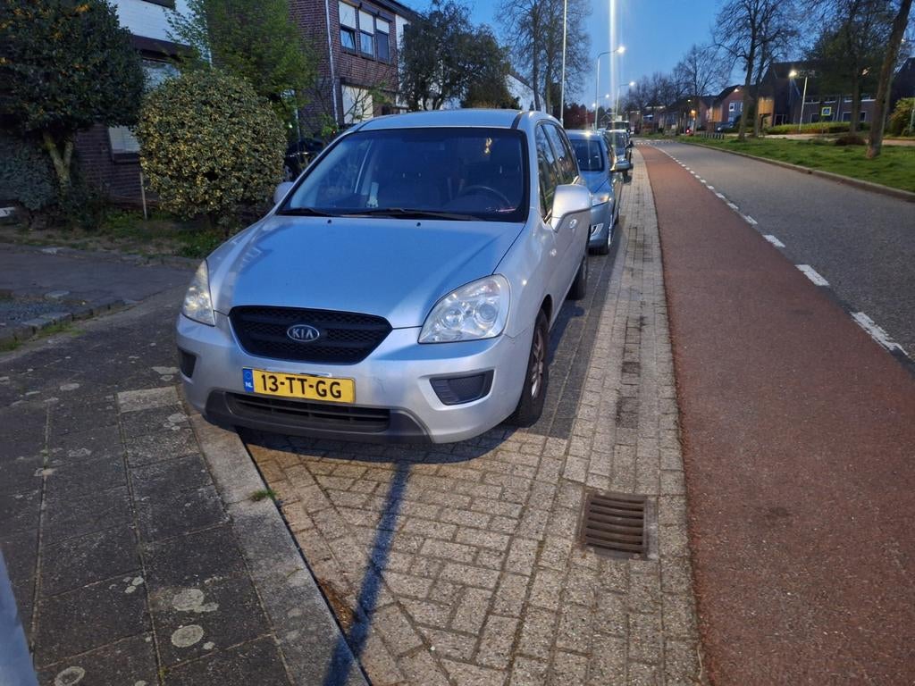 Kia carens 7 zitter 211xxxkm kopeling ligt eruit, Particulier, Te koop