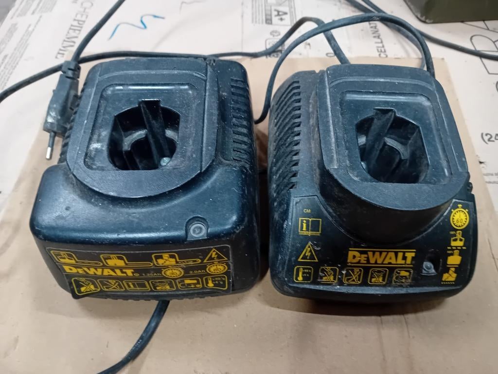 DeWalt acculaders 2x oude, Ophalen of Verzenden, Gebruikt