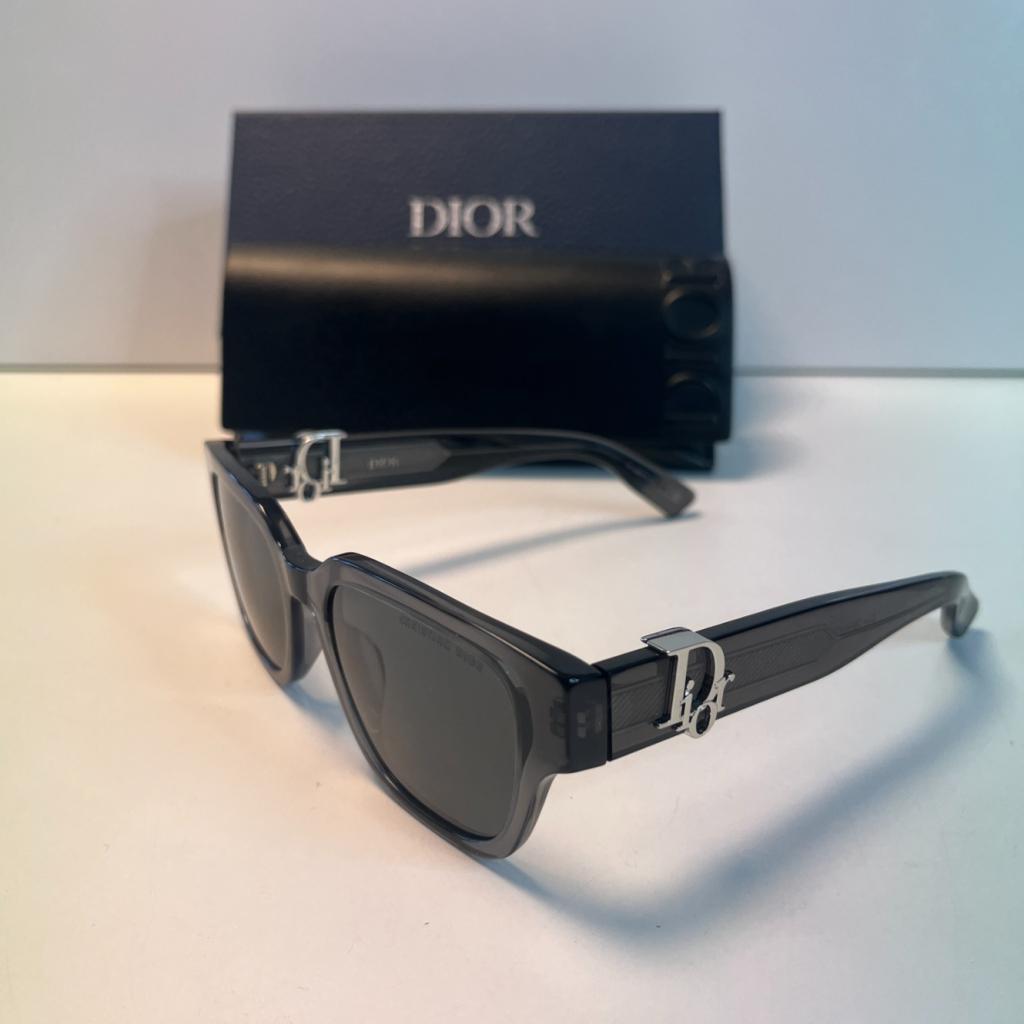 Dior Oblique S1 45A0 Zonnebril | Zeer Nette staat, Dior, Zo goed als nieuw, Support@dior.com, 30 Avenue Montaigne
75008 Paris
France