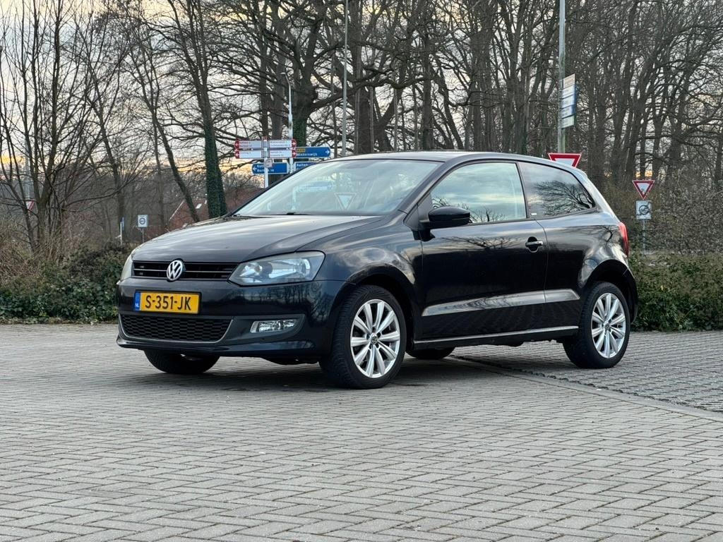 Volkswagen Polo 1.2 2011/zwart/Carplay/stoelverwarming, Auto's, 967 kg, 40 €/maand, Zwart, Zwart