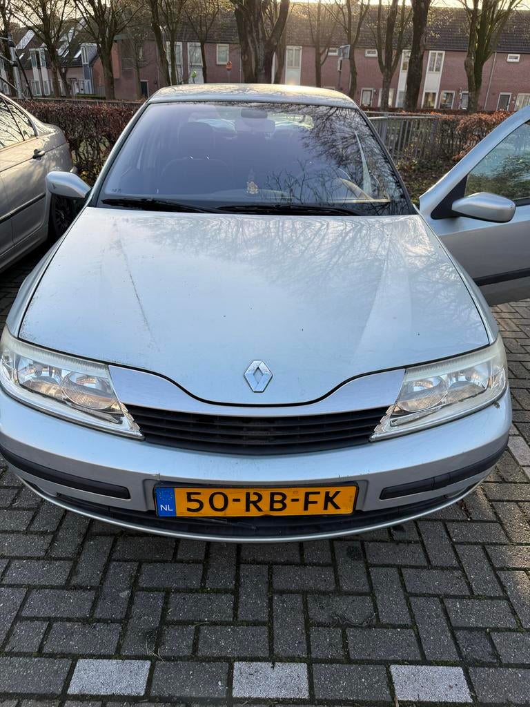 Renault Laguna 1.8 16V Dyna S2005 2005 Grijs, Auto's, Laguna, 4 cilinders, Origineel Nederlands, 1783 cc