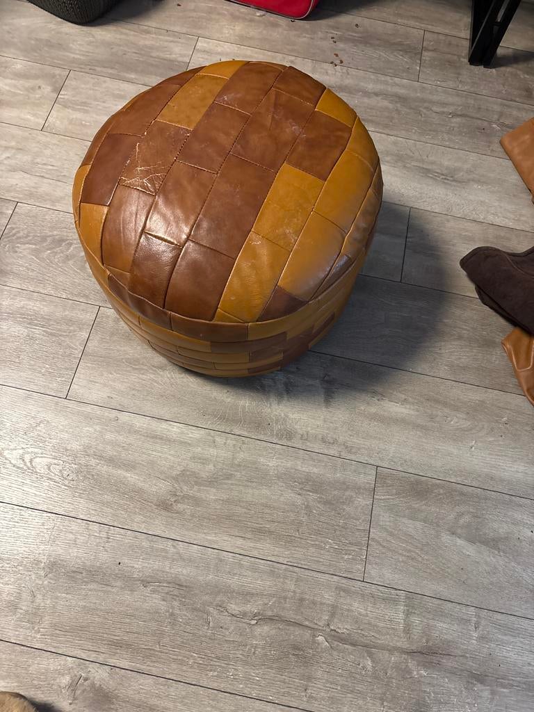 Vintage Leren Poef - Bruin/Geel Patchwork, Gebruikt, Rond, Leer, Ophalen of Verzenden