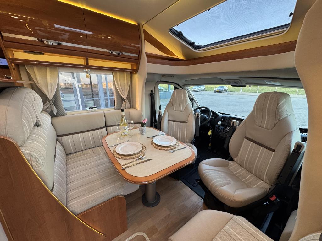 Rapido 7066DF Automaat ALDE PAASSHOW 3000 KORTING, Caravans en Kamperen, Campers, Automaat, Standaard zit, Vloeistofverwarming