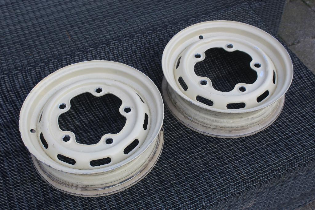 < Volkswagen Oldtimer Velgen 15 Inch Nette Gebruikte Staat >, Auto-onderdelen, Ophalen of Verzenden, Gebruikt, Volkswagen