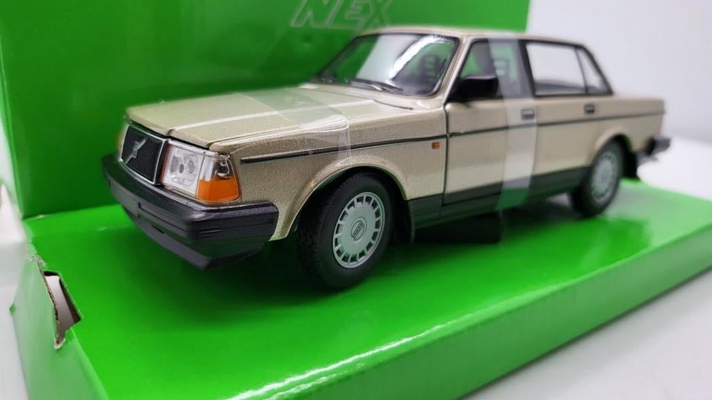 Volvo 240 GL Gold metallic 1:24, Ophalen of Verzenden, Nieuw, Welly