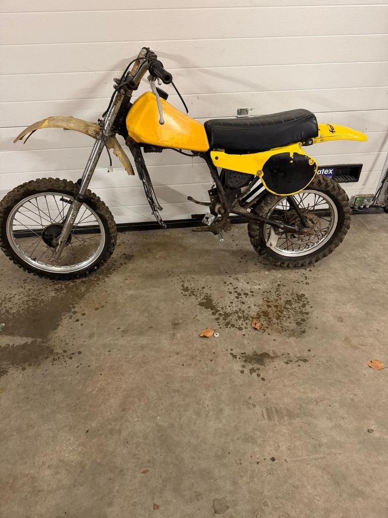 Frame van een suzuki RM crossmotor.

Is zoals op de foto,s, Ophalen, Gebruikt