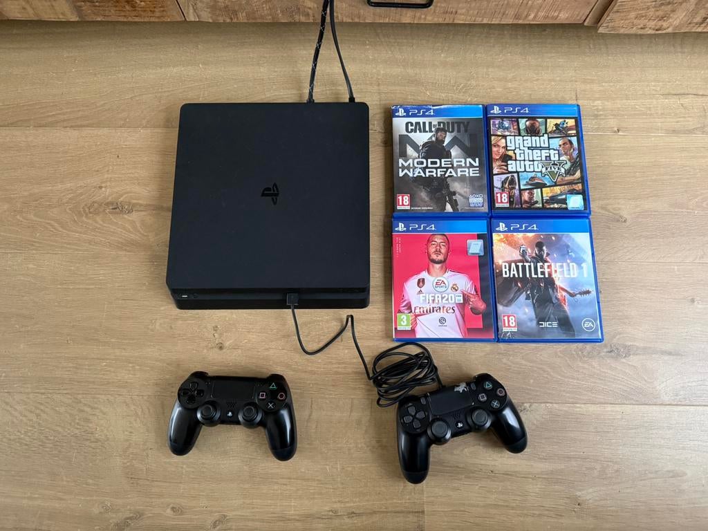 Ps4 slim met 2 controllers, alle kabels en 4 topgames, Spelcomputers en Games, Spelcomputers | Sony PlayStation 4, Ophalen of Verzenden