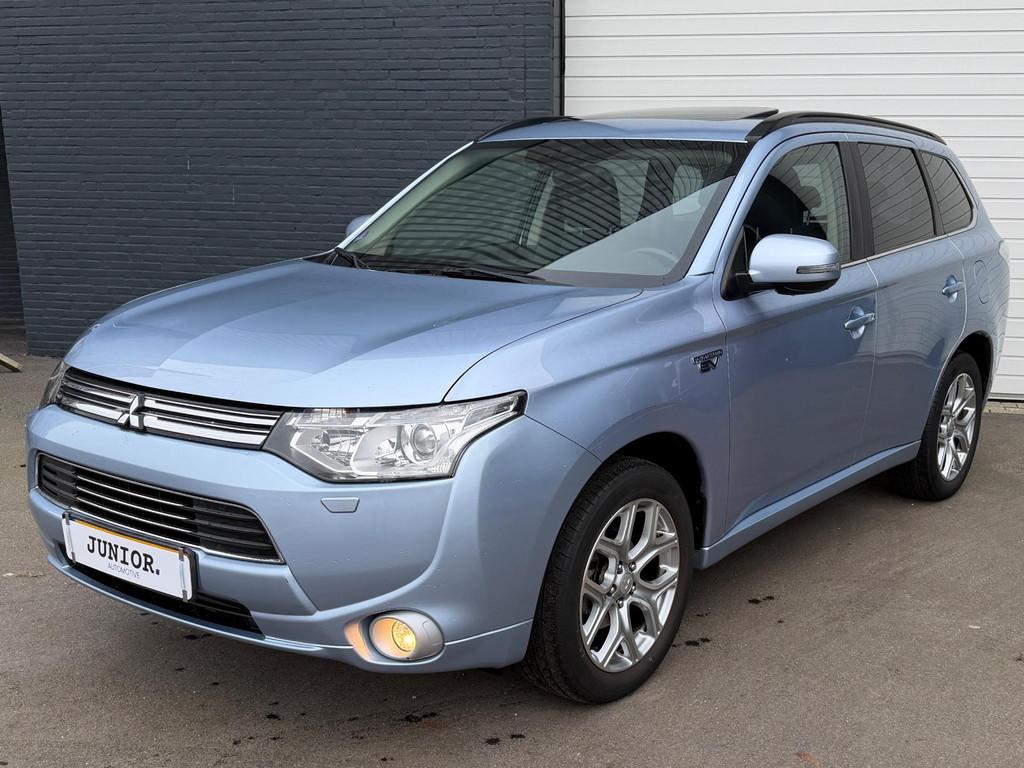 Mitsubishi Outlander 2.0 PHEV instyle SCHUIFDAK/LEDER/STOELV, Zwart, 4 cilinders, Blauw, Vierwielaandrijving