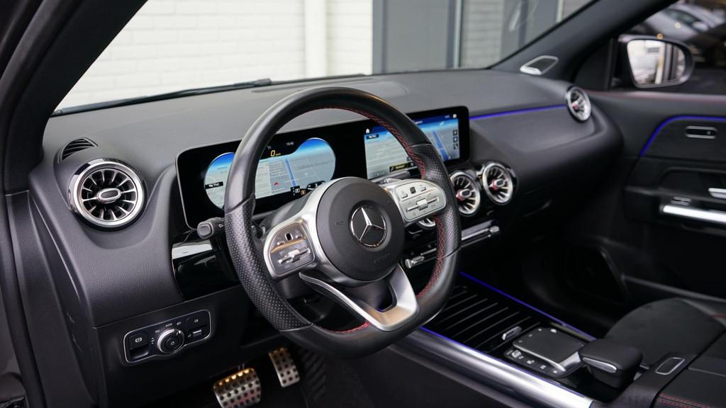 Mercedes-Benz GLA-klasse 250 4MATIC AMG NIGHT AUTOMAAT-360 C, Gebruikt, Zwart, 4 cilinders, Bedrijf