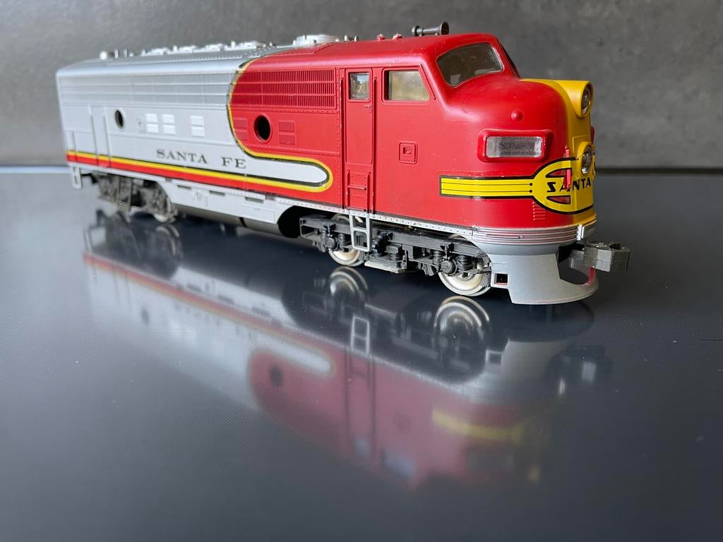 Santa Fé EMD F9 diesel lokomotief ATLAS spoor 0, Overige merken, Gebruikt, Ophalen of Verzenden, Analoog