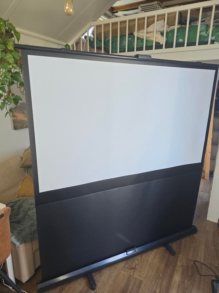 Projectiescherm 70 inch - DMT, Ophalen, Handmatig, Gebruikt