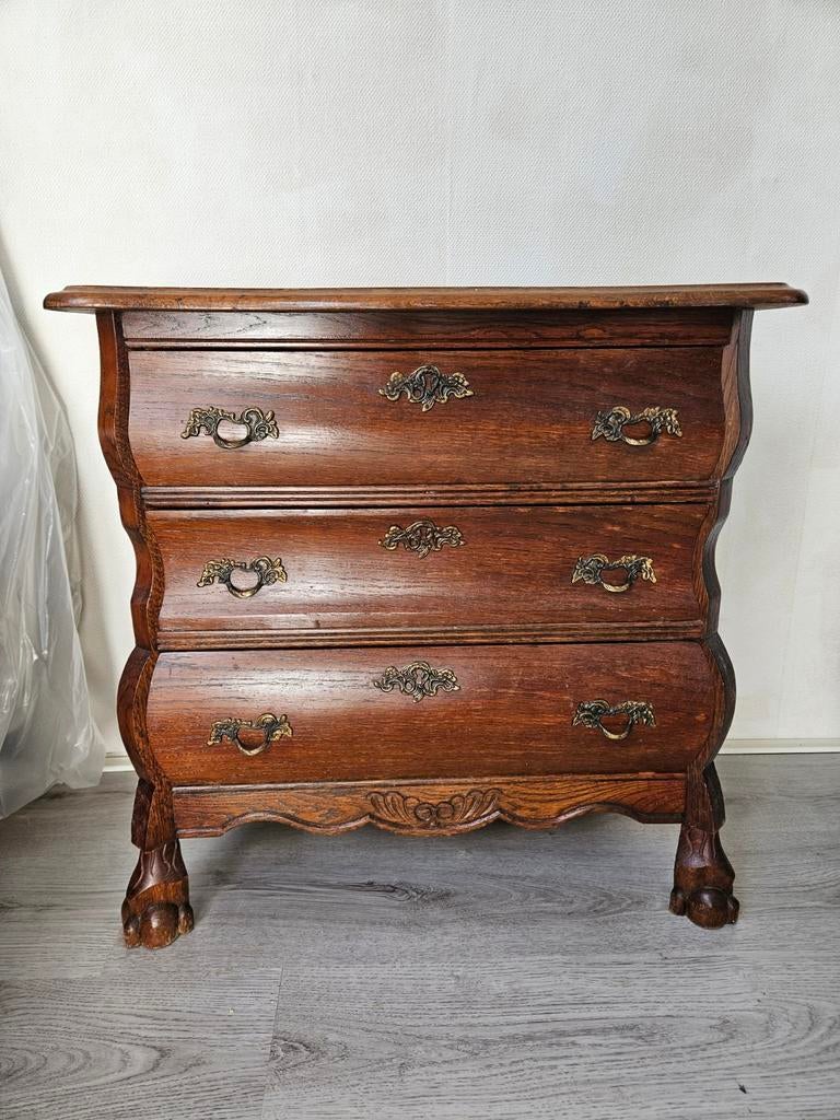 Klassieke eikenhouten buikkast met 3 lades, Ophalen