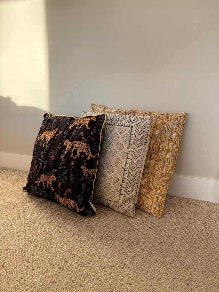 Drie kussens met kussenslopen, Ophalen, Gebruikt, Overige kleuren, Vierkant
