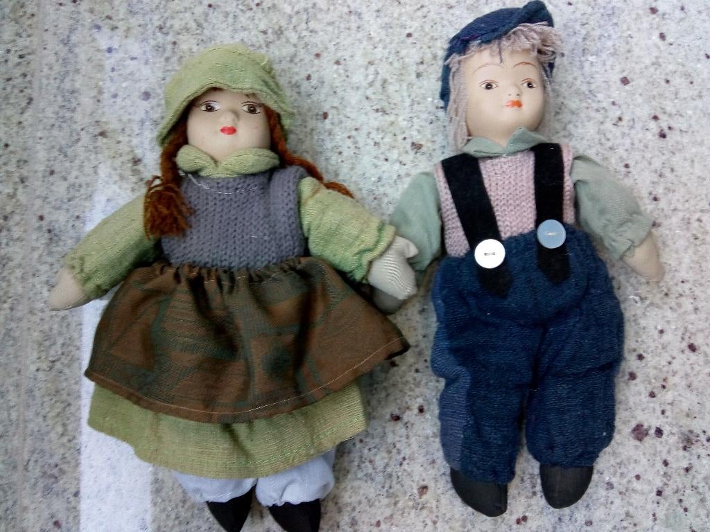 2 sier poppen meisje en jongen (stenen hoofd), Verzamelen, Poppen, Ophalen of Verzenden, Gebruikt, Pop