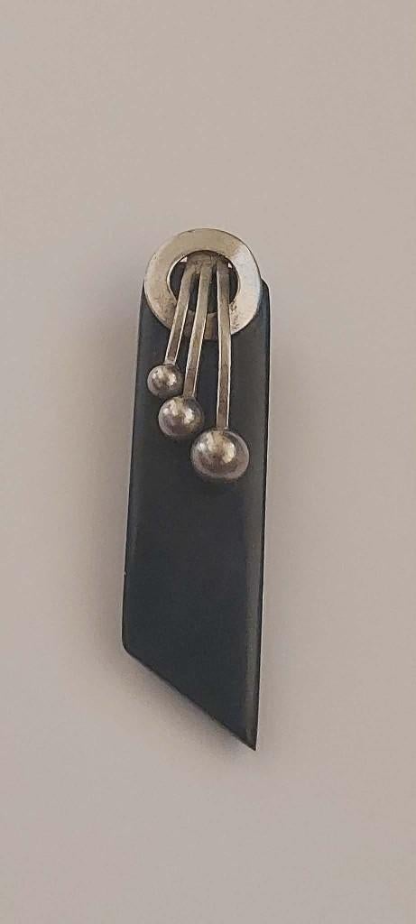 Modernistische design broche, Ophalen of Verzenden, Zo goed als nieuw, Zwart, Overige materialen
