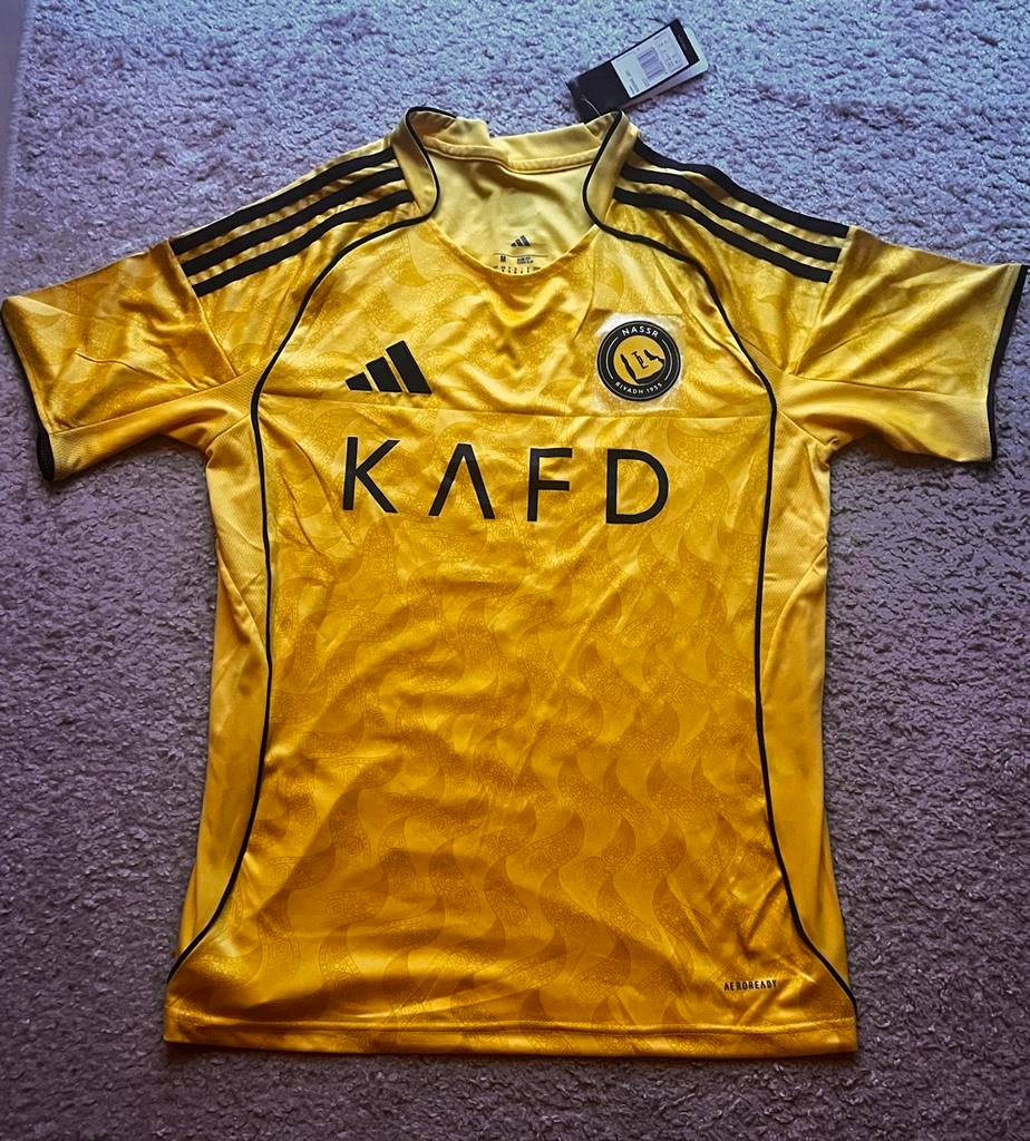 Adidas al nassr Voetbalshirt Maat M Geel Nieuw met kaartjes, Maat 48/50 (M), Geel, Nieuw, Ophalen of Verzenden