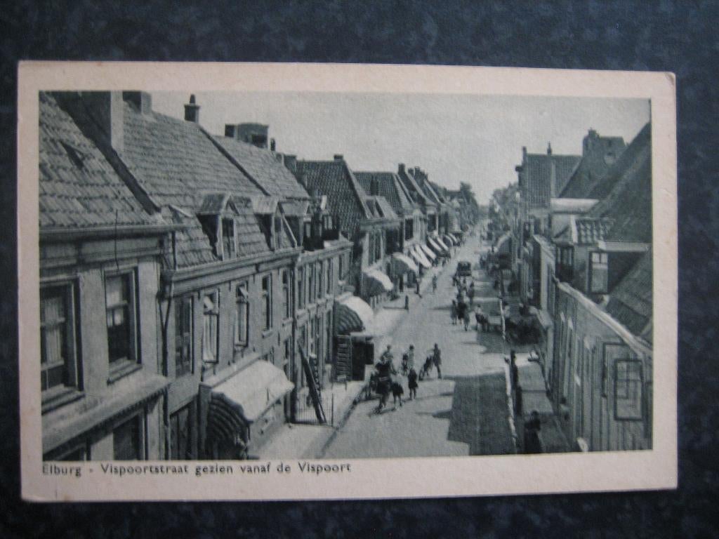 ELBURG Vispoortstraat gezien vanaf de Vispoort, Verzamelen, Ansichtkaarten | Nederland, Ophalen of Verzenden, 1920 tot 1940, Gelderland