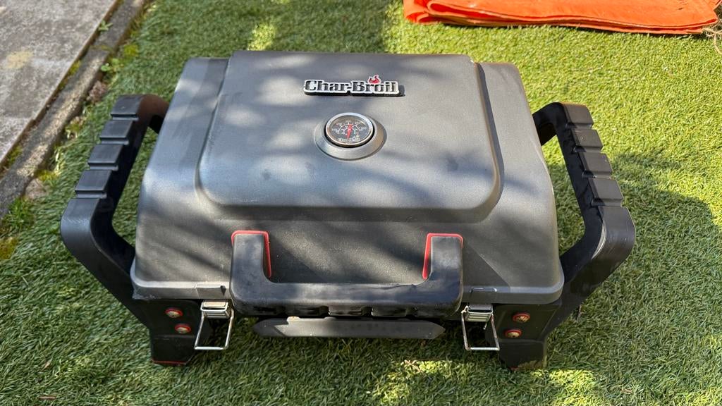 Char-Broil Amerikaanse Gas BBQ - Compact en Draagbaar, Ophalen, Gebruikt