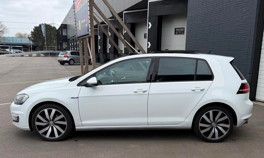 Volkswagen Golf 1.4 TSI GTE PANORAMADAK/LEDER/ACC/CAMERA/PDC, 8 kWh, Gebruikt, 4 cilinders, 150 pk