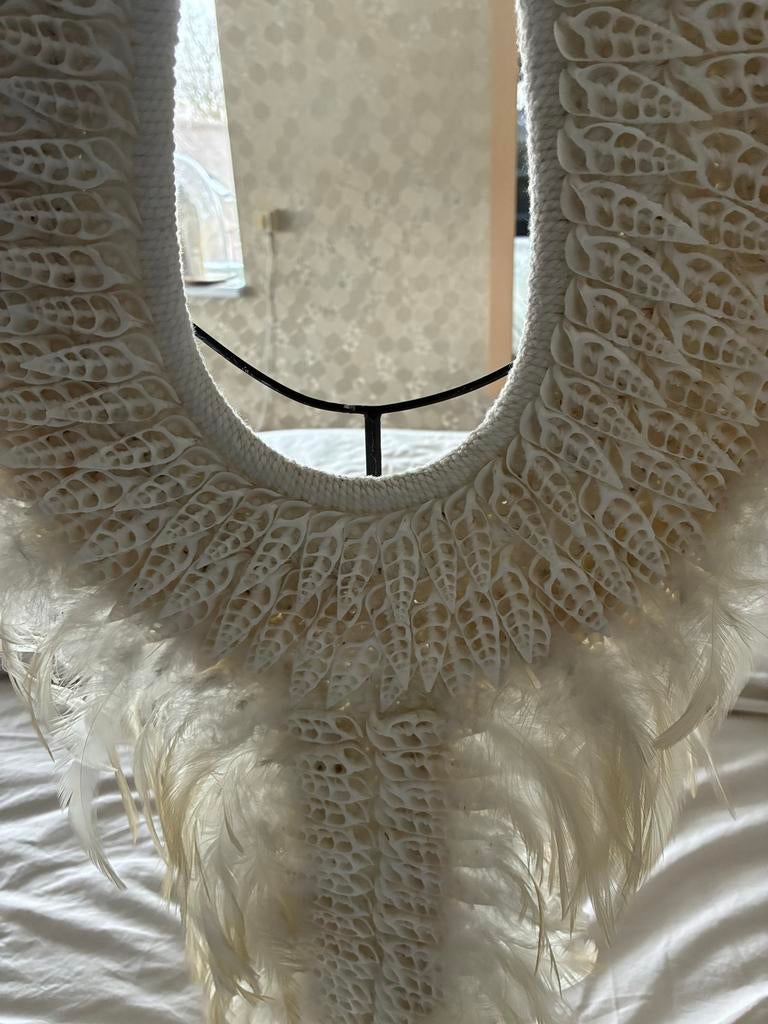 Bohemian schelpen ornament met veren op standaard, Ophalen of Verzenden, Zo goed als nieuw