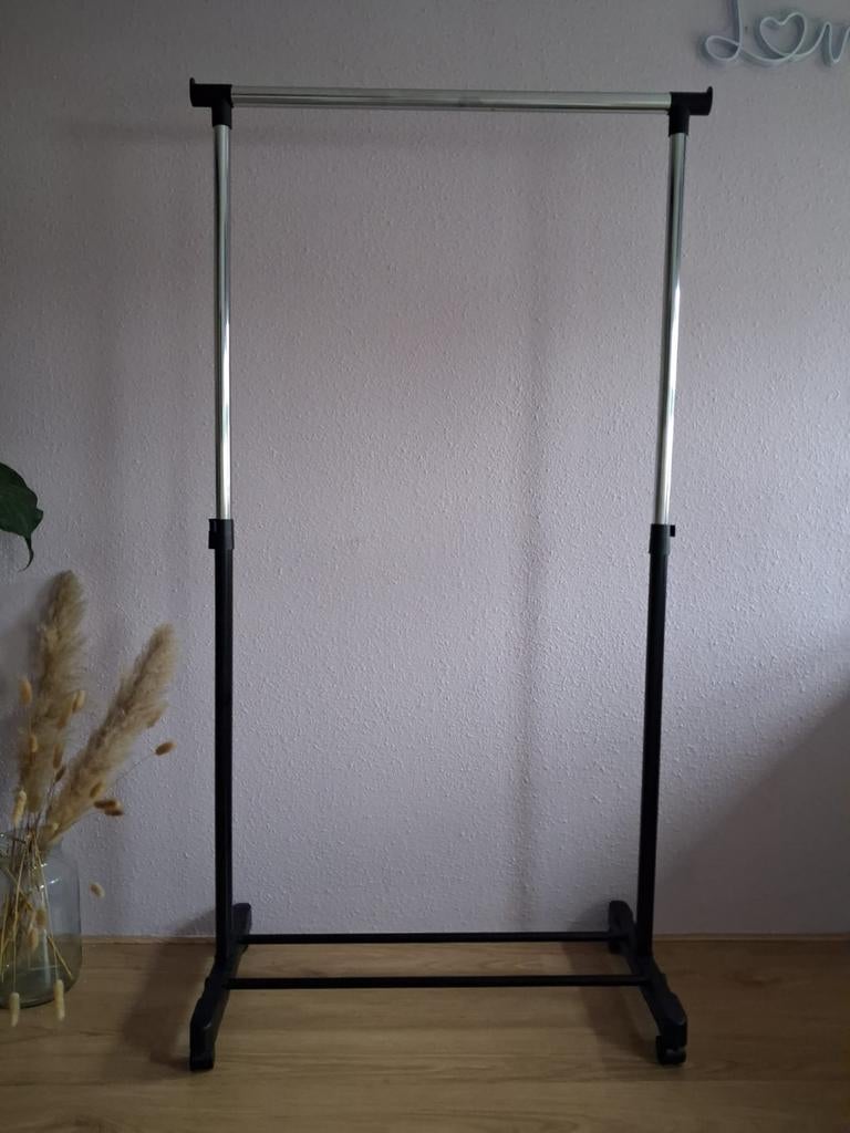 Verstelbare kledingrek op wielen, Kleding | Dames, Kledingrekken, Ophalen, Met wielen, Gebruikt