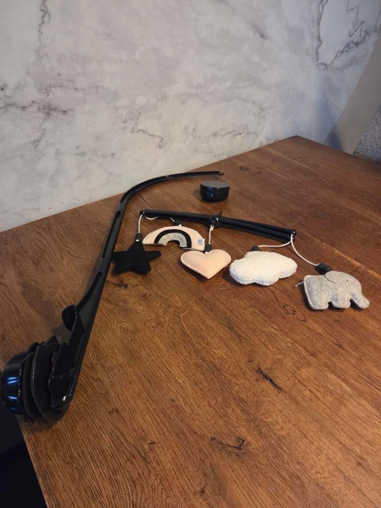 Mobiel zwart met muziek, Kinderen en Baby's, Ophalen, Gebruikt