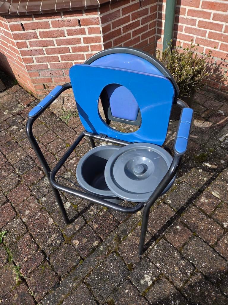 Po(toilet)stoel, Ophalen