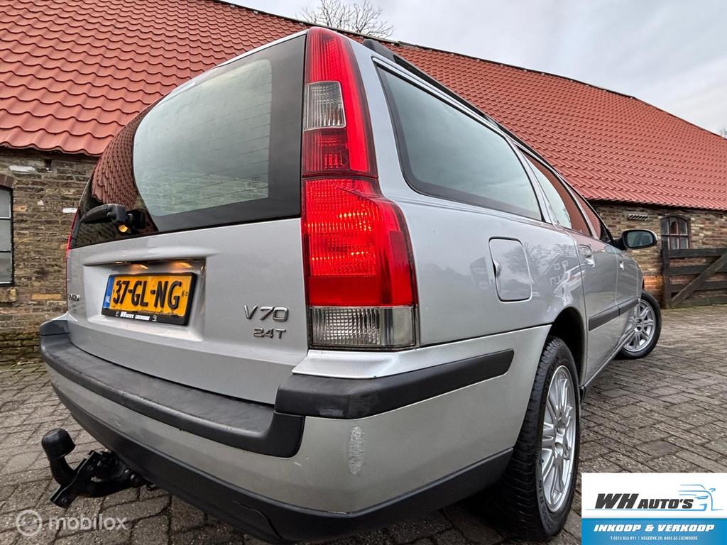 Volvo V70 2.4 T Comfort Line, Auto's, Volvo, 2435 cc, 1570 kg, 93 €/maand, Zilver of Grijs