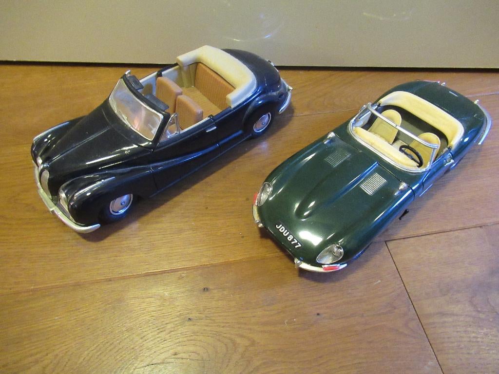 MODEL AUTO's 2 stuks Jaguar E 1961, BMW 502 1955 zie beschr., Ophalen of Verzenden, Zo goed als nieuw, Auto, Overige merken