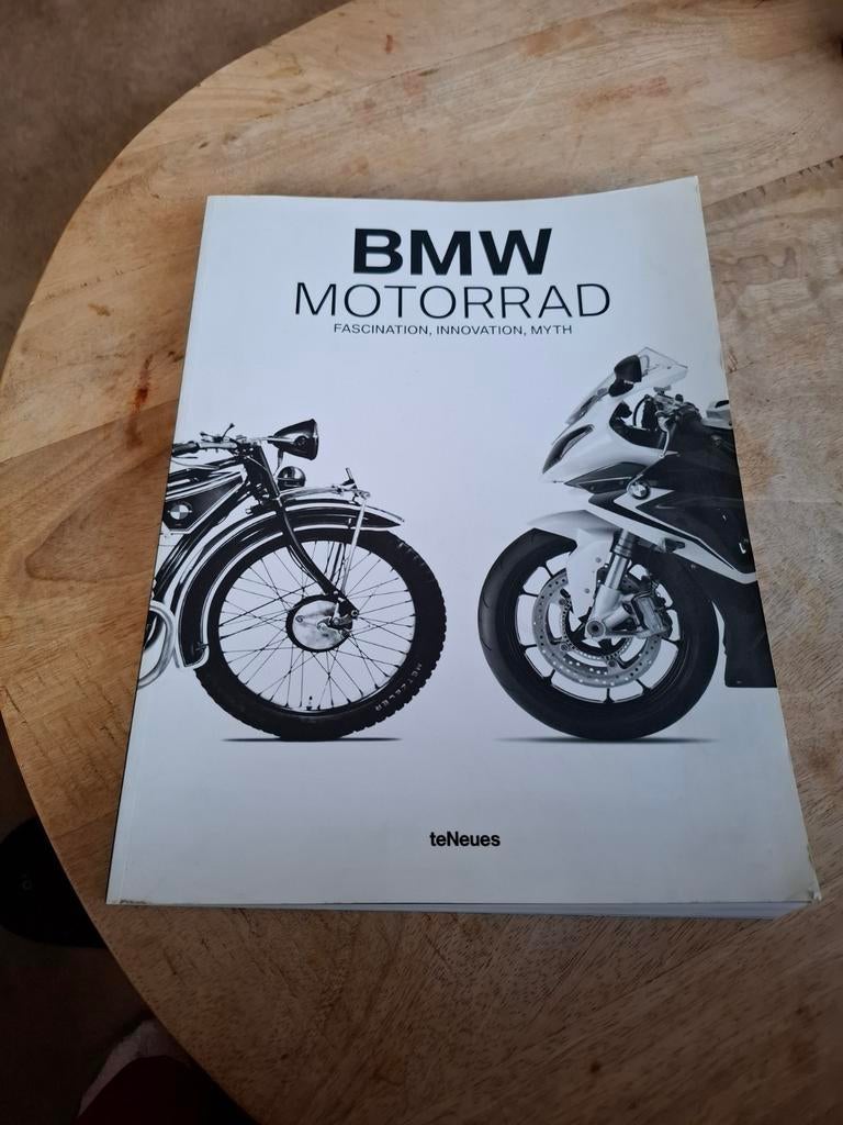 BMW Motorrad: Fascinatie, Innovatie, Mythe - teNeues Boek, Boeken, Ophalen of Verzenden, Zo goed als nieuw, TeNeues, Merk of Model