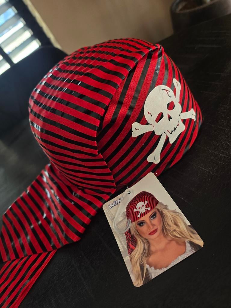 Nieuw! Piraten hoedje one size en unisex, Kleding | Dames, Carnavalskleding en Feestkleding, Ophalen of Verzenden, Nieuw, Carnaval