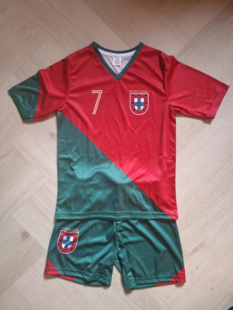 Nieuw Ronaldo Portugal voetbaltenue maat 128, Maat XS of kleiner, Ophalen of Verzenden, Nieuw, Set