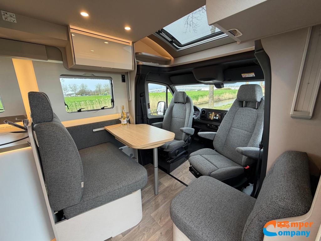 Hymer Tramp S 585 Lengte bedden / Hefbed /Automaat / 170 pk, Caravans en Kamperen, Campers, Automaat, Standaard zit, Ringverwarming