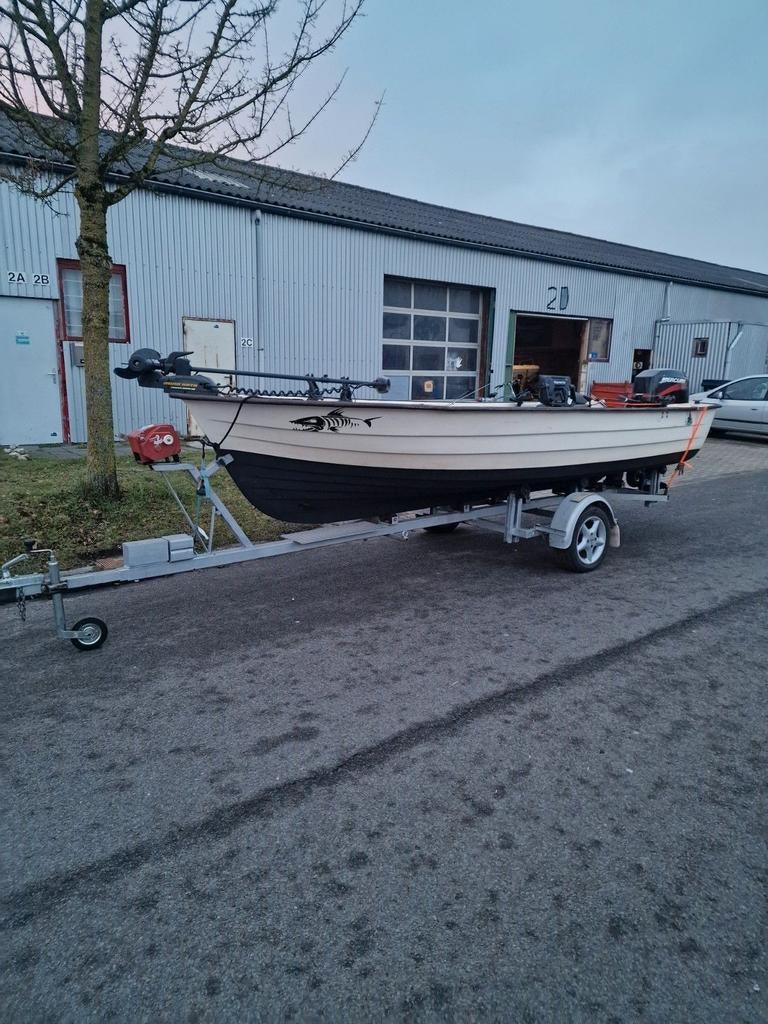Tekoop complete visboot, Tot 10 pk, Aluminium, Ophalen of Verzenden, 3 tot 6 meter