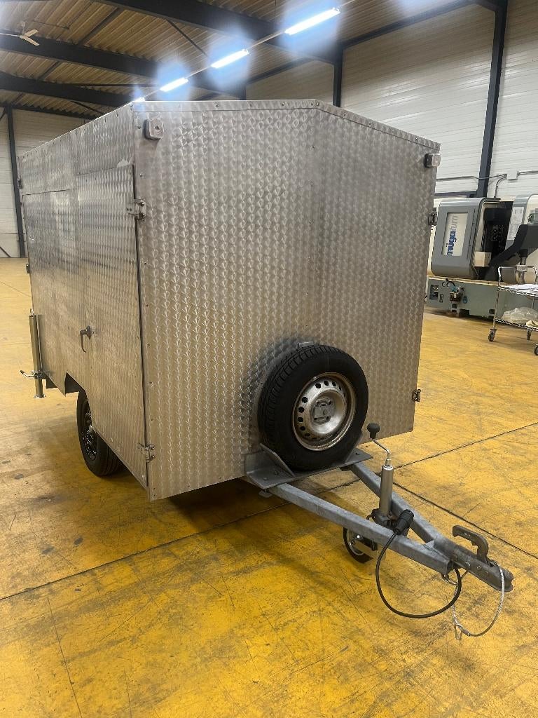 Dichte aanhanger voor 1 motor of 2 karts, Ophalen, Gebruikt