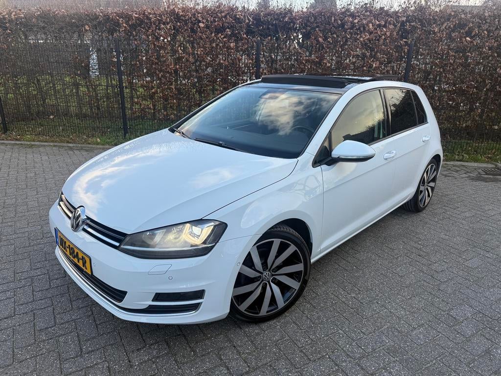 Volkswagen Golf 1.4 TSI 103KW DSG 2013 Wit, Auto's, Zwart, 4 cilinders, Wit, Leder