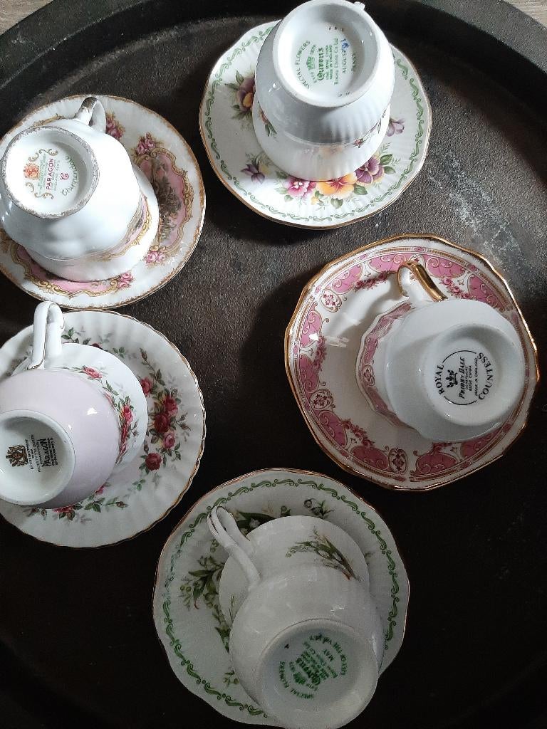 Kop en schotels  bine china, Verzamelen, Porselein, Kristal en Bestek, Ophalen, Zo goed als nieuw, Porselein, Kop en/of schotel